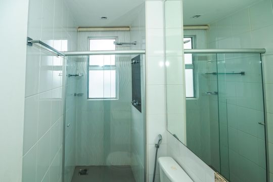 Banheiro Social de apartamento à venda com 4 quartos, 120m² em Ouro Preto, Belo Horizonte