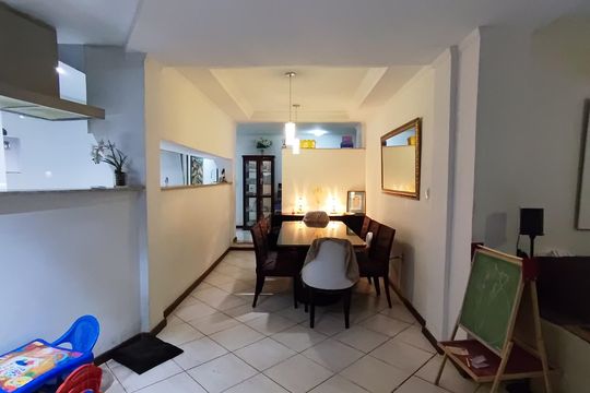 Sala de casa à venda com 9 quartos, 665m² em Vargem Grande, Rio de Janeiro