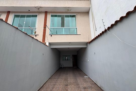 Garagem de casa à venda com 3 quartos, 130m² em Vila Linda, Santo André