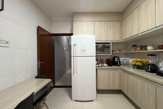 Cozinha de casa à venda com 3 quartos, 130m² em Vila Linda, Santo André
