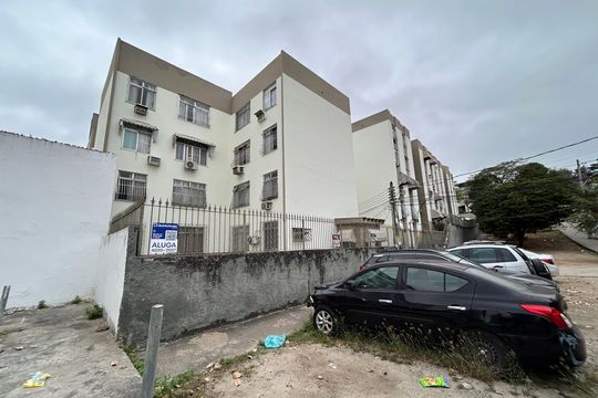 Fachada + placa de apartamento para alugar com 2 quartos, 49m² em Cachambi, Rio de Janeiro