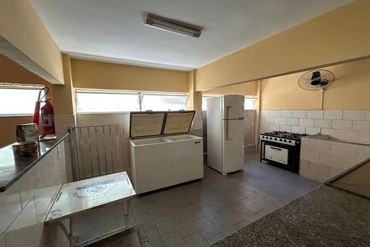 Cozinha do salão de festas de apartamento para alugar com 2 quartos, 49m² em Cachambi, Rio de Janeiro