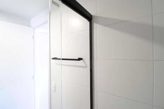 Banheiro Social de apartamento à venda com 2 quartos, 50m² em Água Branca, São Paulo