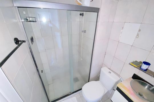 Banheiro de apartamento à venda com 2 quartos, 45m² em Todos Os Santos, Rio de Janeiro
