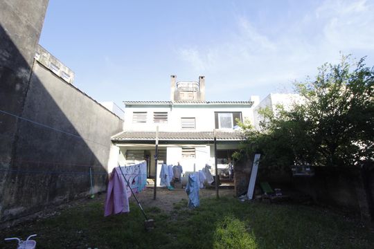 Quintal de casa à venda com 3 quartos, 297m² em São Geraldo, Porto Alegre