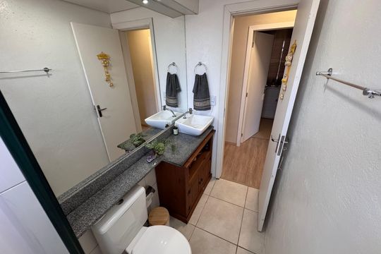 Banheiro de apartamento à venda com 3 quartos, 58m² em Rio dos Sinos, São Leopoldo