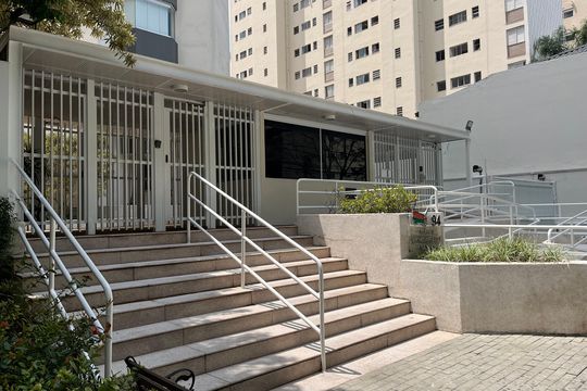 Fachada do Prédio de apartamento para alugar com 3 quartos, 120m² em Vila Romana, São Paulo