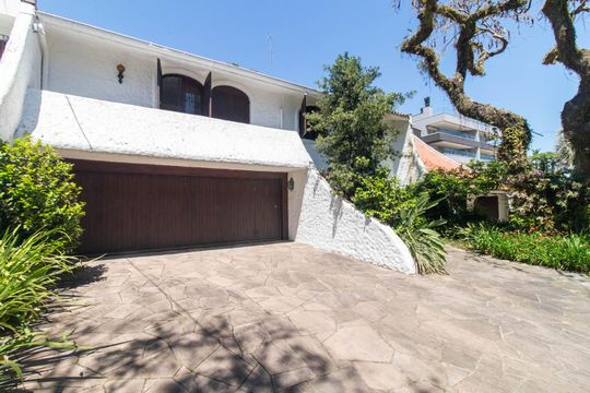 Fachada de casa à venda com 4 quartos, 700m² em Vila Conceição, Porto Alegre