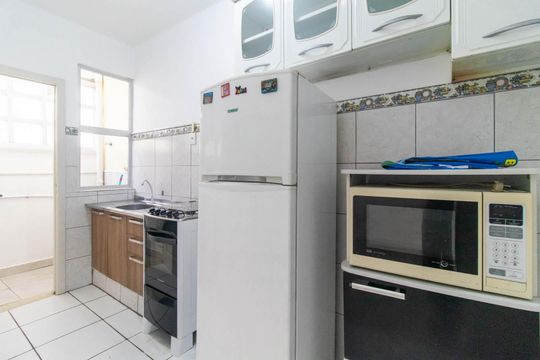 Cozinha de apartamento à venda com 1 quarto, 40m² em Menino Deus, Porto Alegre