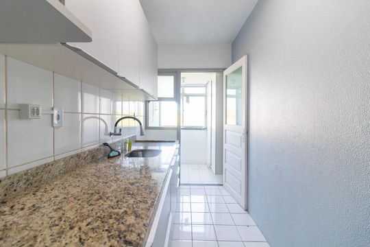 Cozinha de apartamento para alugar com 2 quartos, 70m² em Nonoai, Porto Alegre