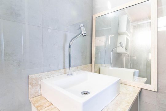 Banheiro de apartamento para alugar com 2 quartos, 70m² em Nonoai, Porto Alegre