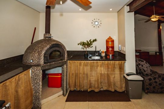 Área comum de casa à venda com 3 quartos, 300m² em Santa Rosa, Belo Horizonte