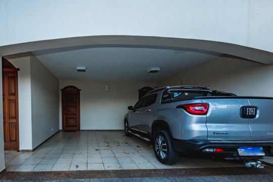 Área comum de casa à venda com 3 quartos, 300m² em Santa Rosa, Belo Horizonte