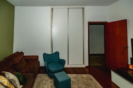 Quarto 2 de casa à venda com 3 quartos, 300m² em Santa Rosa, Belo Horizonte