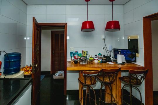 Cozinha de casa à venda com 3 quartos, 300m² em Santa Rosa, Belo Horizonte