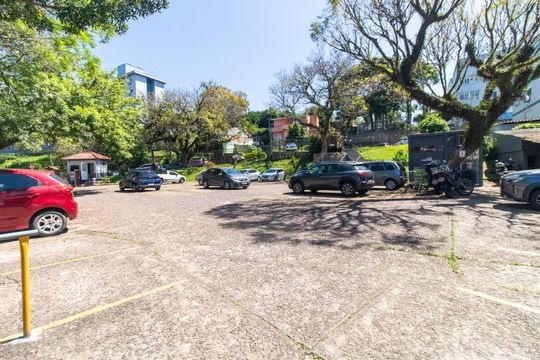 Garagem de apartamento para alugar com 2 quartos, 65m² em Santo Antônio, Porto Alegre