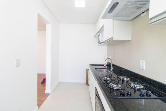 Cozinha e Área de Serviço de apartamento para alugar com 2 quartos, 65m² em Santo Antônio, Porto Alegre