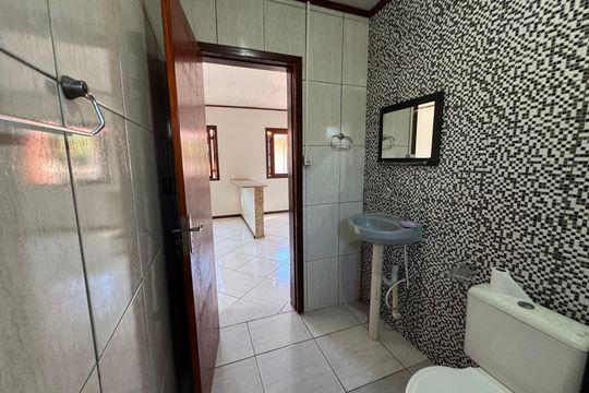Banheiro de casa para alugar com 2 quartos, 96m² em Scharlau, São Leopoldo