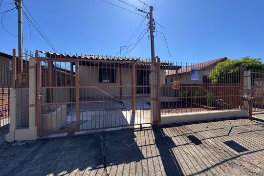 Fachada de casa para alugar com 2 quartos, 96m² em Scharlau, São Leopoldo