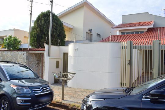 Fachada de casa para alugar com 4 quartos, 295m² em Ribeirânia, Ribeirão Preto
