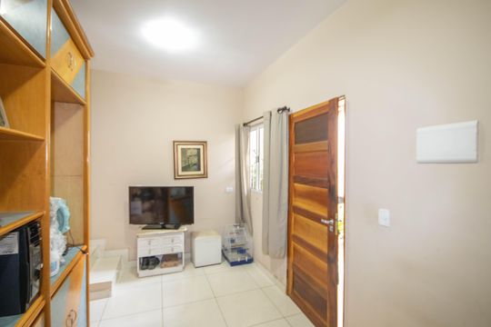Despensa de casa à venda com 4 quartos, 140m² em Vila Nova Galvão, São Paulo