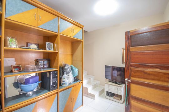 Despensa de casa à venda com 4 quartos, 140m² em Vila Nova Galvão, São Paulo
