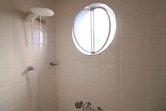 Banheiro 2 de casa à venda com 3 quartos, 276m² em Umuarama, Osasco
