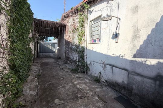 Garagem de casa à venda com 2 quartos, 101m² em Vila Satúrnia, Campinas