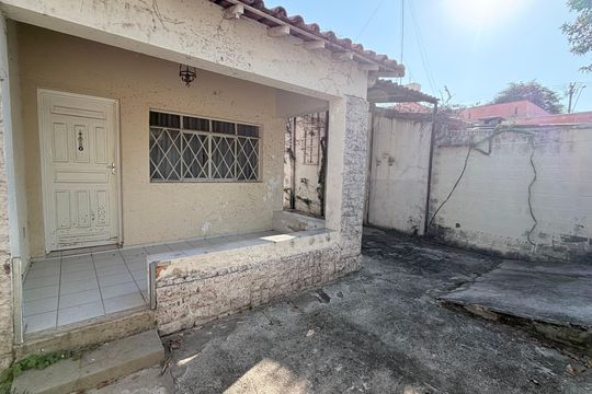 Fachada de casa à venda com 2 quartos, 101m² em Vila Satúrnia, Campinas