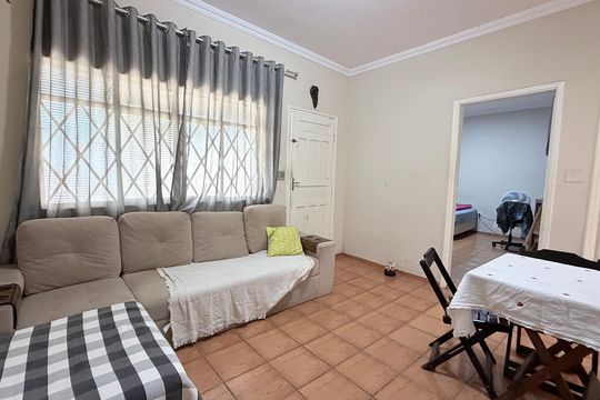 Sala de casa à venda com 2 quartos, 101m² em Vila Satúrnia, Campinas