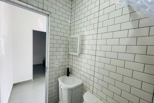 Banheiro de apartamento para alugar com 1 quarto, 22m² em Vila Operária, Guarulhos
