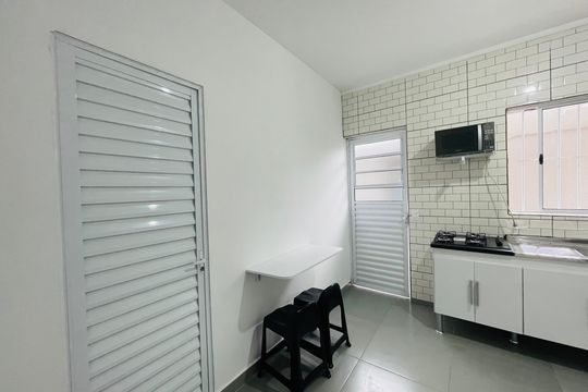 Sala/cozinha de apartamento para alugar com 1 quarto, 22m² em Vila Operária, Guarulhos