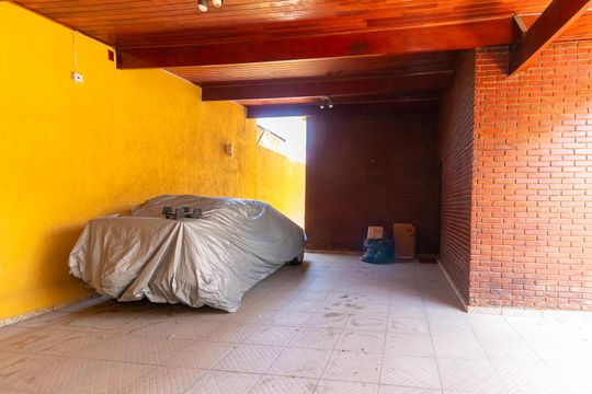 Garagem de casa à venda com 4 quartos, 200m² em Jardim Santana, São Paulo
