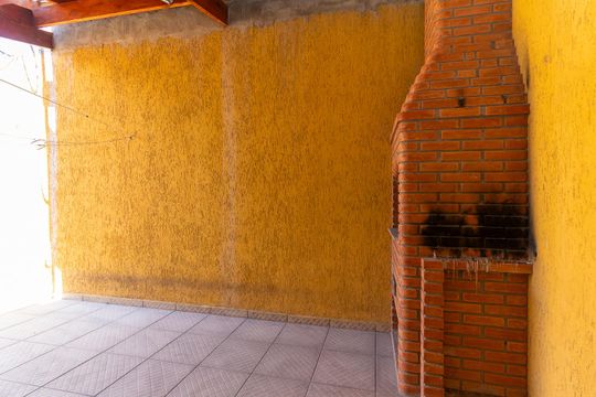Churrasqueira de casa à venda com 4 quartos, 200m² em Jardim Santana, São Paulo