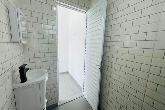 Banheiro de apartamento para alugar com 1 quarto, 22m² em Vila Operária, Guarulhos