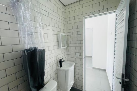 Banheiro de apartamento para alugar com 1 quarto, 22m² em Vila Operária, Guarulhos