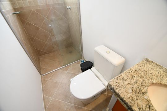 Banheiro de kitnet/studio à venda com 1 quarto, 32m² em Botafogo, Campinas