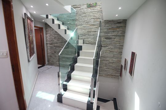 Escada de apartamento à venda com 4 quartos, 400m² em Conjunto Agua Branca, Contagem
