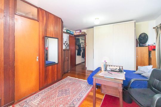 Suíte de casa à venda com 4 quartos, 390m² em Menino Deus, Porto Alegre