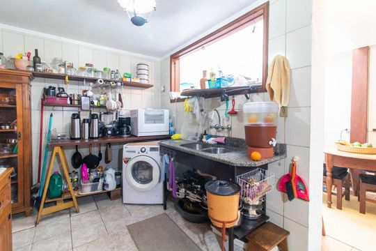 Cozinha de casa à venda com 4 quartos, 390m² em Menino Deus, Porto Alegre