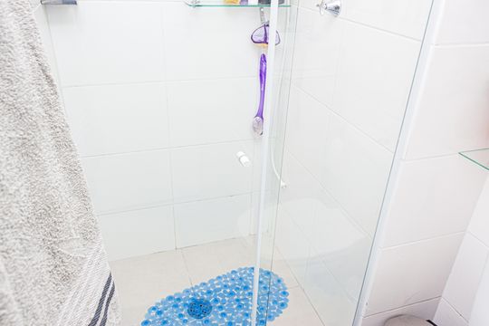 Banheiro Social de apartamento à venda com 2 quartos, 38m² em Jardim Prudência, São Paulo