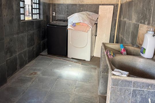 Área de Serviço de casa à venda com 3 quartos, 198m² em Incofindência, Belo Horizonte