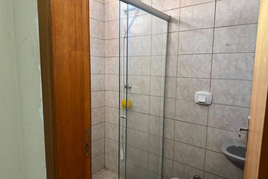 Banheiro 1 de casa à venda com 3 quartos, 198m² em Incofindência, Belo Horizonte