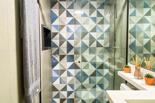 Banheiro  de apartamento à venda com 2 quartos, 51m² em Vila Ré, São Paulo