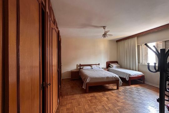 Suíte de casa à venda com 4 quartos, 253m² em Jardim Monjolo, São Paulo