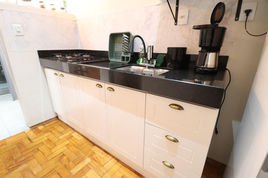 Cozinha de apartamento para alugar com 1 quarto, 37m² em Centro, Uberlândia