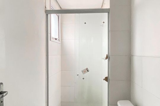 Banheiro de apartamento à venda com 2 quartos, 47m² em Vila Ré, São Paulo