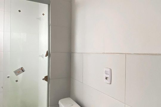 Banheiro de apartamento à venda com 2 quartos, 47m² em Vila Ré, São Paulo
