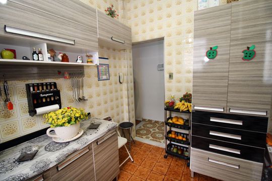 Cozinha de apartamento à venda com 3 quartos, 105m² em Parada de Lucas, Rio de Janeiro