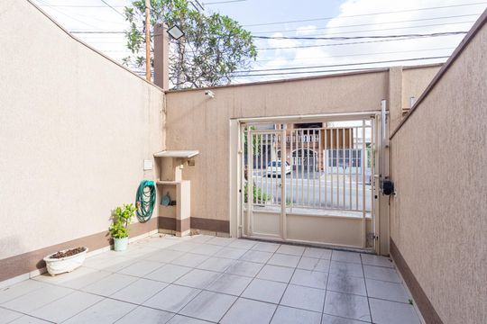 Garagem de casa à venda com 3 quartos, 164m² em Bela Vista, Osasco